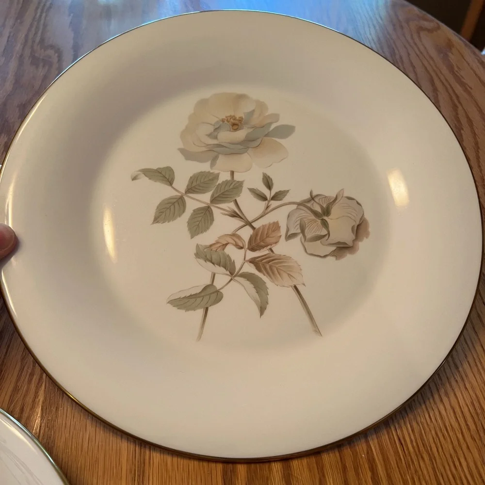 Royal Doulton Yorkshire Rose Dinner Plates